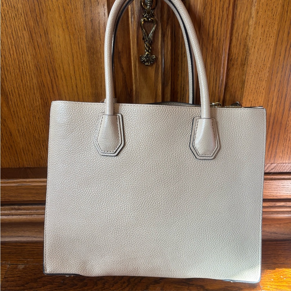 NWOT Michael Kors Tan Leather Satchel - Picture 2 of 9